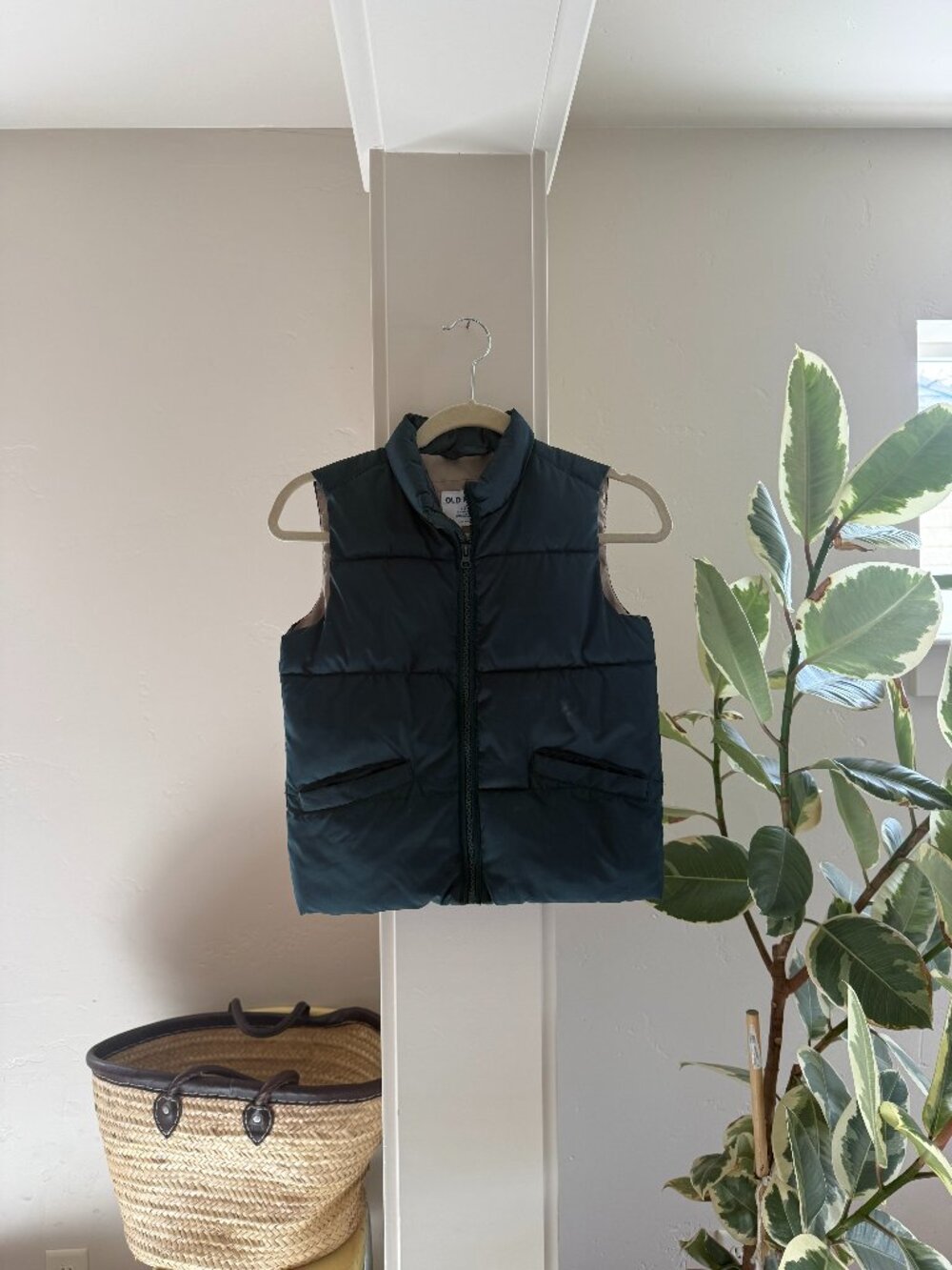 Old Navy Water-Resistant Quilted Puffer Vest for Boys
